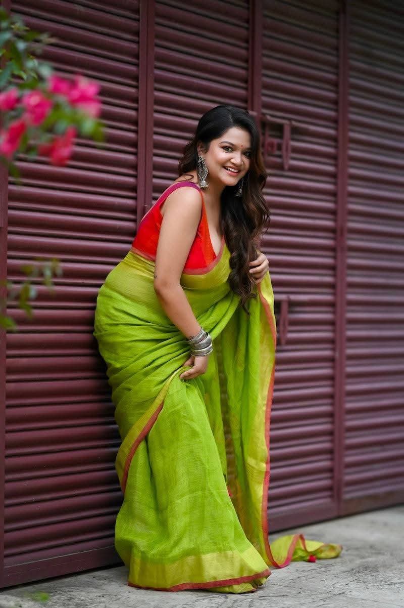 Handwoven Pure Linen Saree
