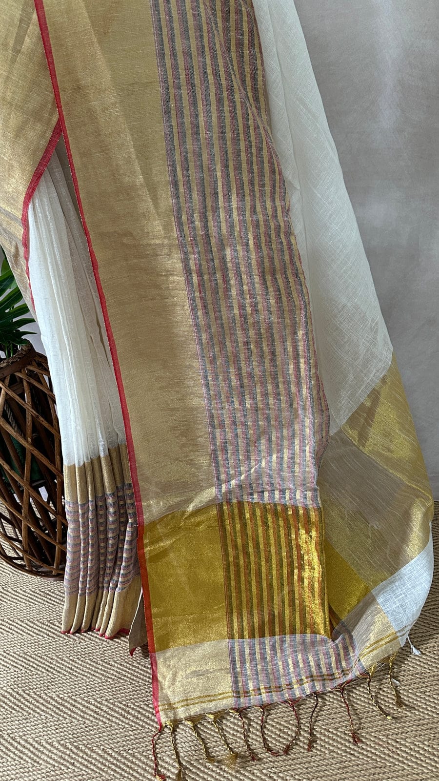 Linen Cotton Handloom Saree – Ganga Jamuna Dupion Zari Border with Red & Black Papin