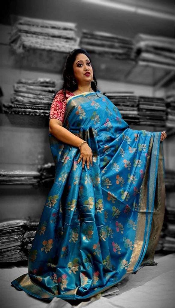 Handwoven Munga Silk Saree – Sky Blue Floral Zari Weave