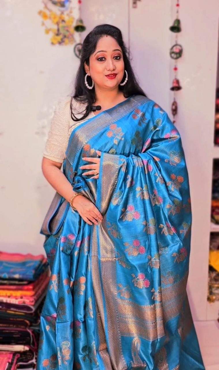 Handwoven Munga Silk Saree – Sky Blue Floral Zari Weave