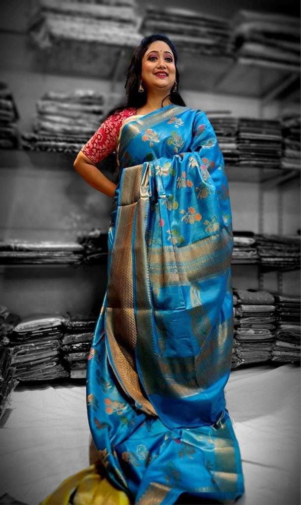 Handwoven Munga Silk Saree – Sky Blue Floral Zari Weave