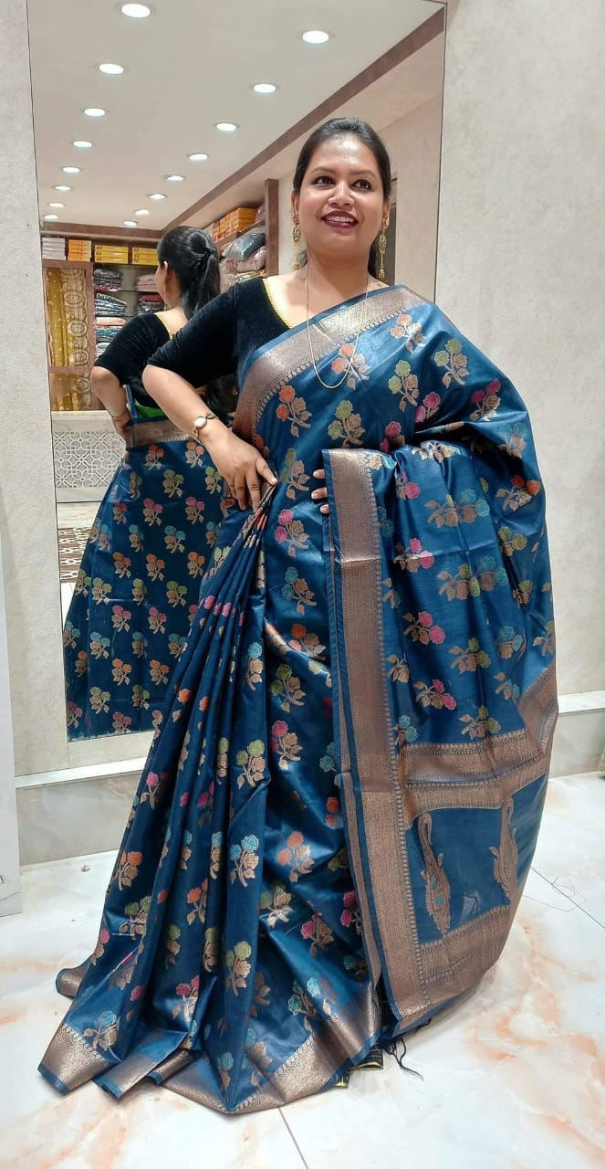 Handwoven Munga Silk Saree – Sky Blue Floral Zari Weave