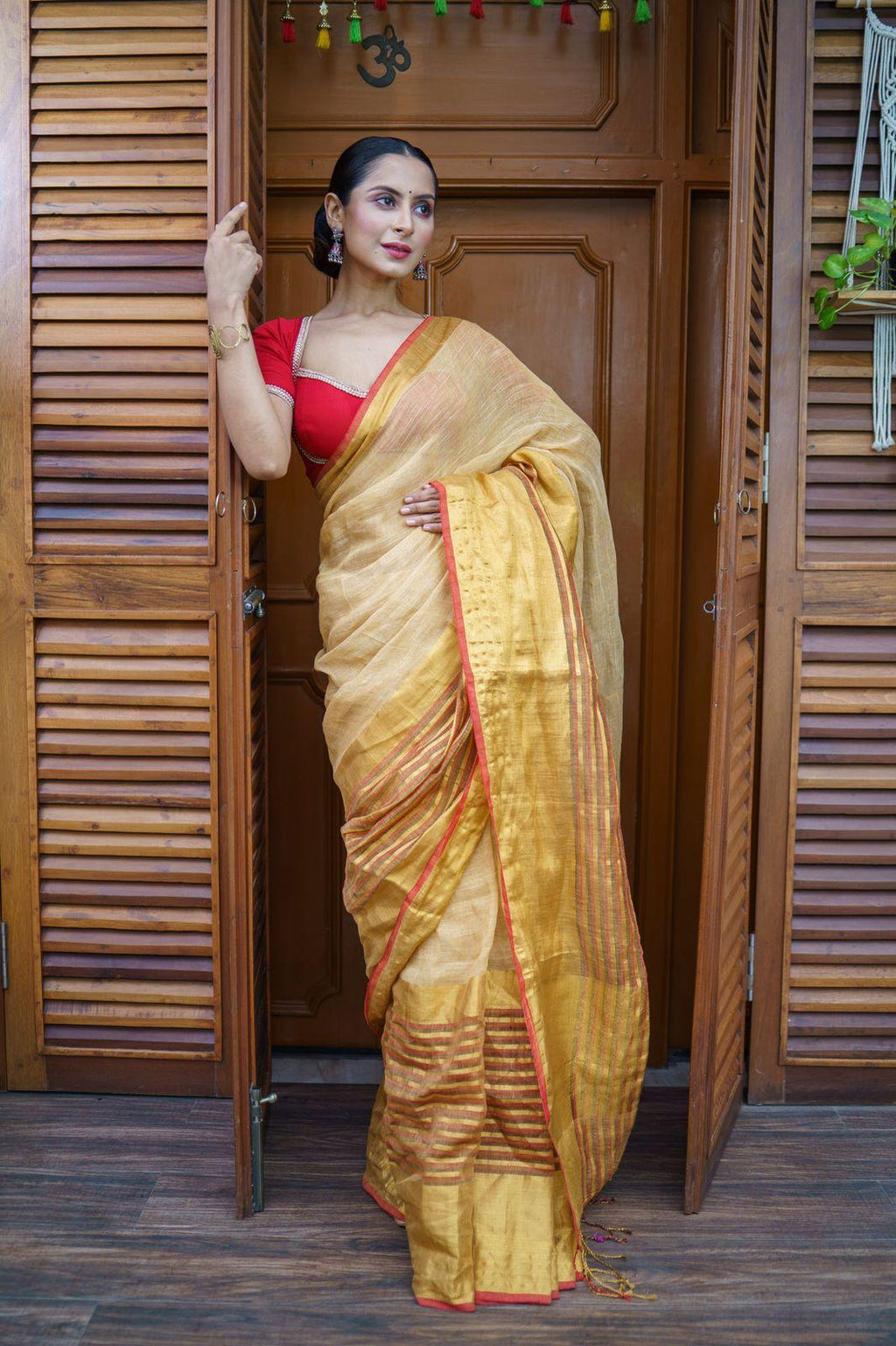 Handwoven Linen Cotton Saree with Zari Border