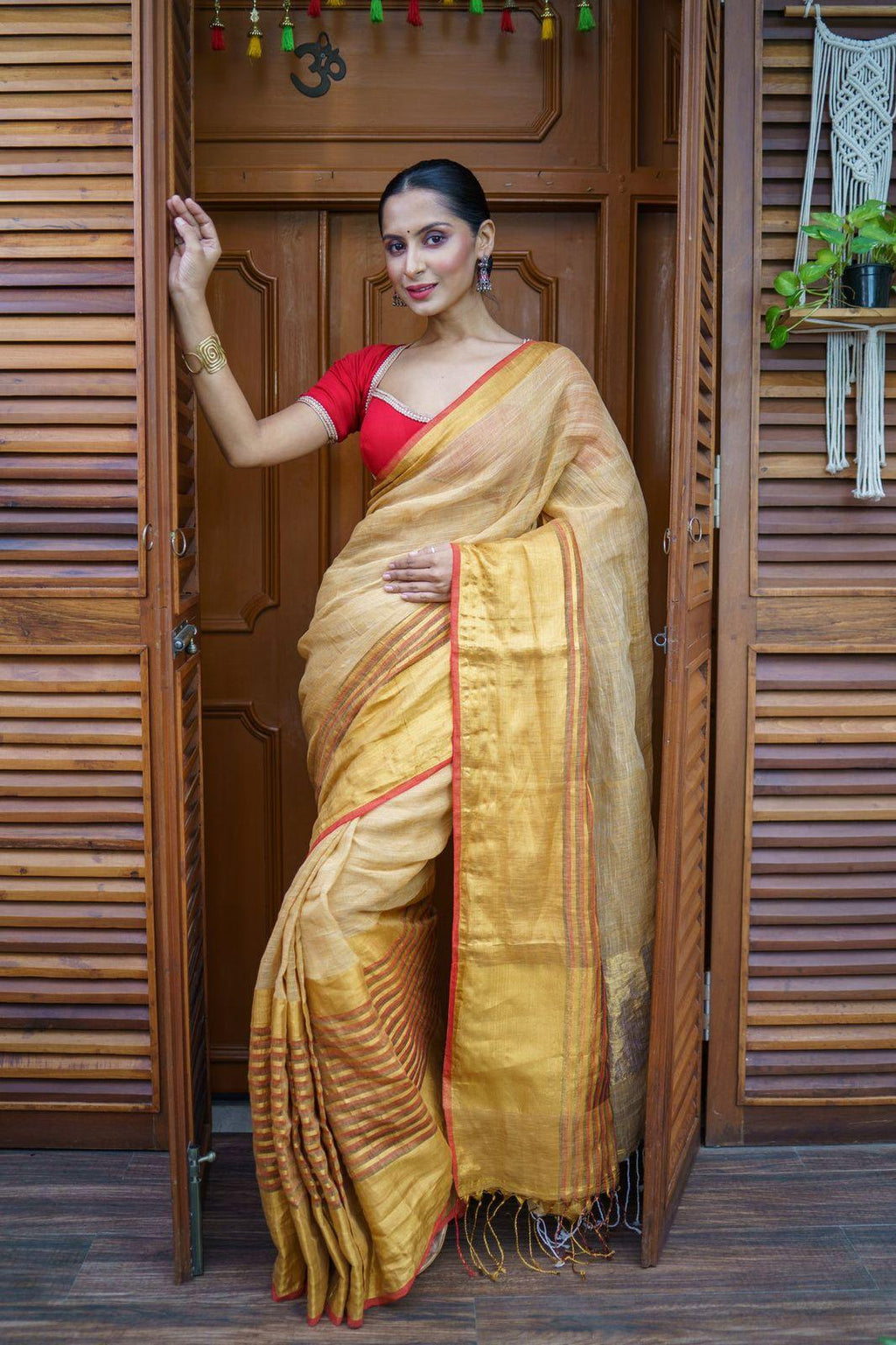 Handwoven Linen Cotton Saree with Zari Border