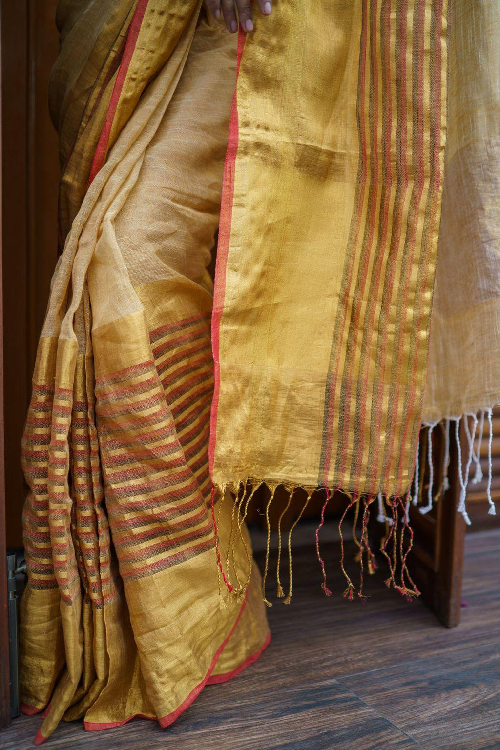 Handwoven Linen Cotton Saree with Zari Border